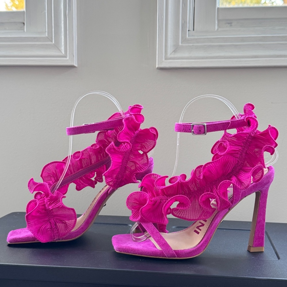 Gianni Bini Franz Sunshine Pink Suede Chiffon Ruffle Sandals Size 6M